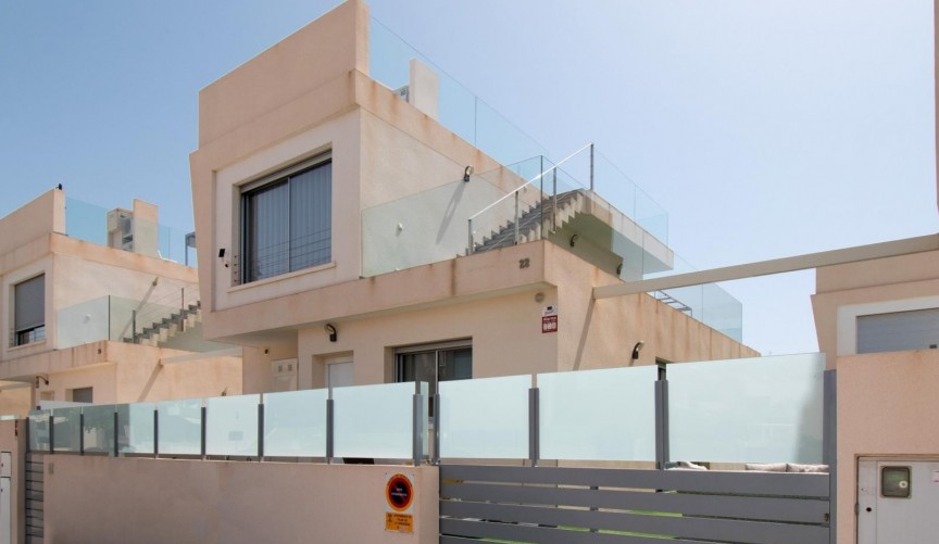 Resale - Villa -
Mil Palmeras - Costa Blanca