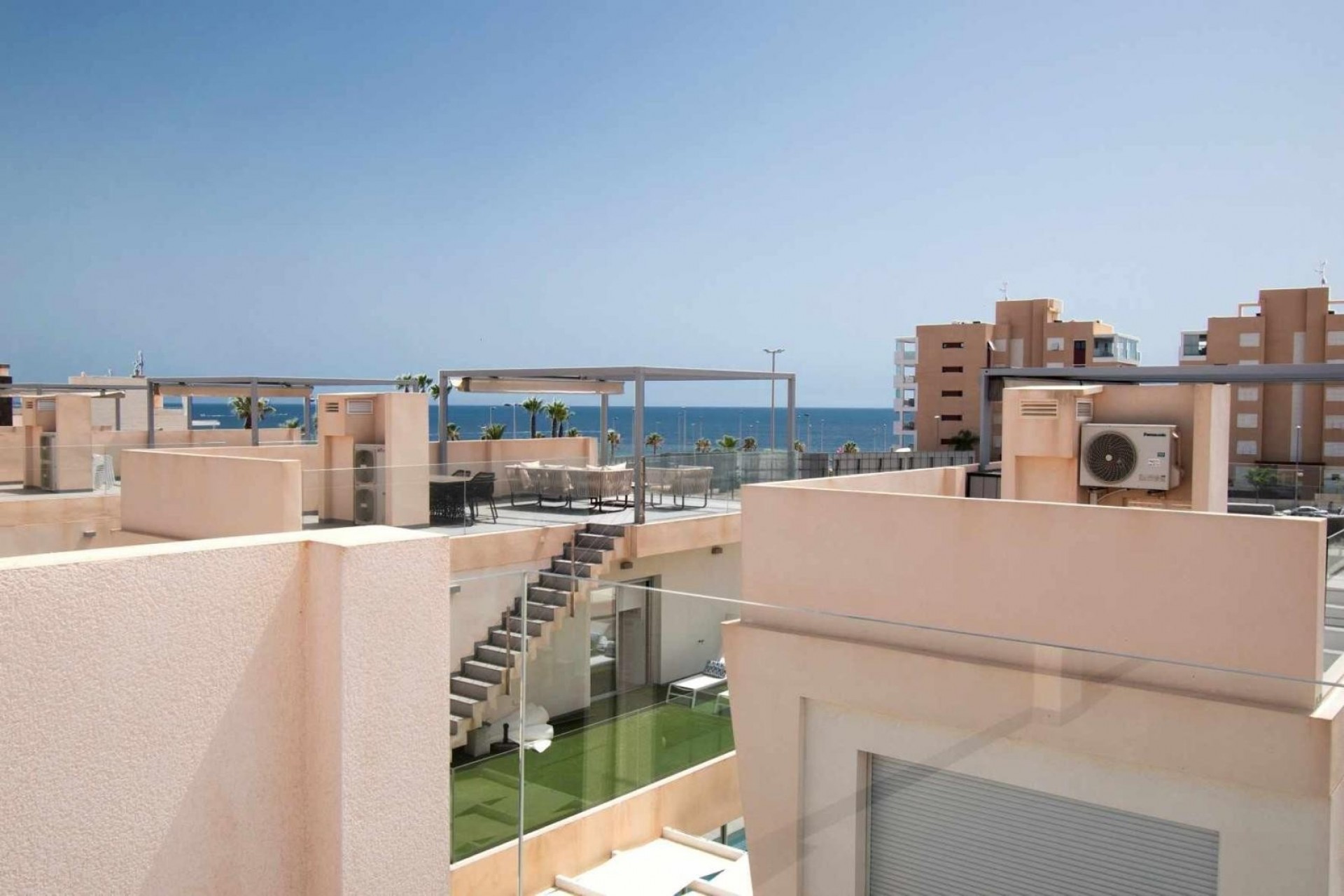 Resale - Villa -
Mil Palmeras - Costa Blanca