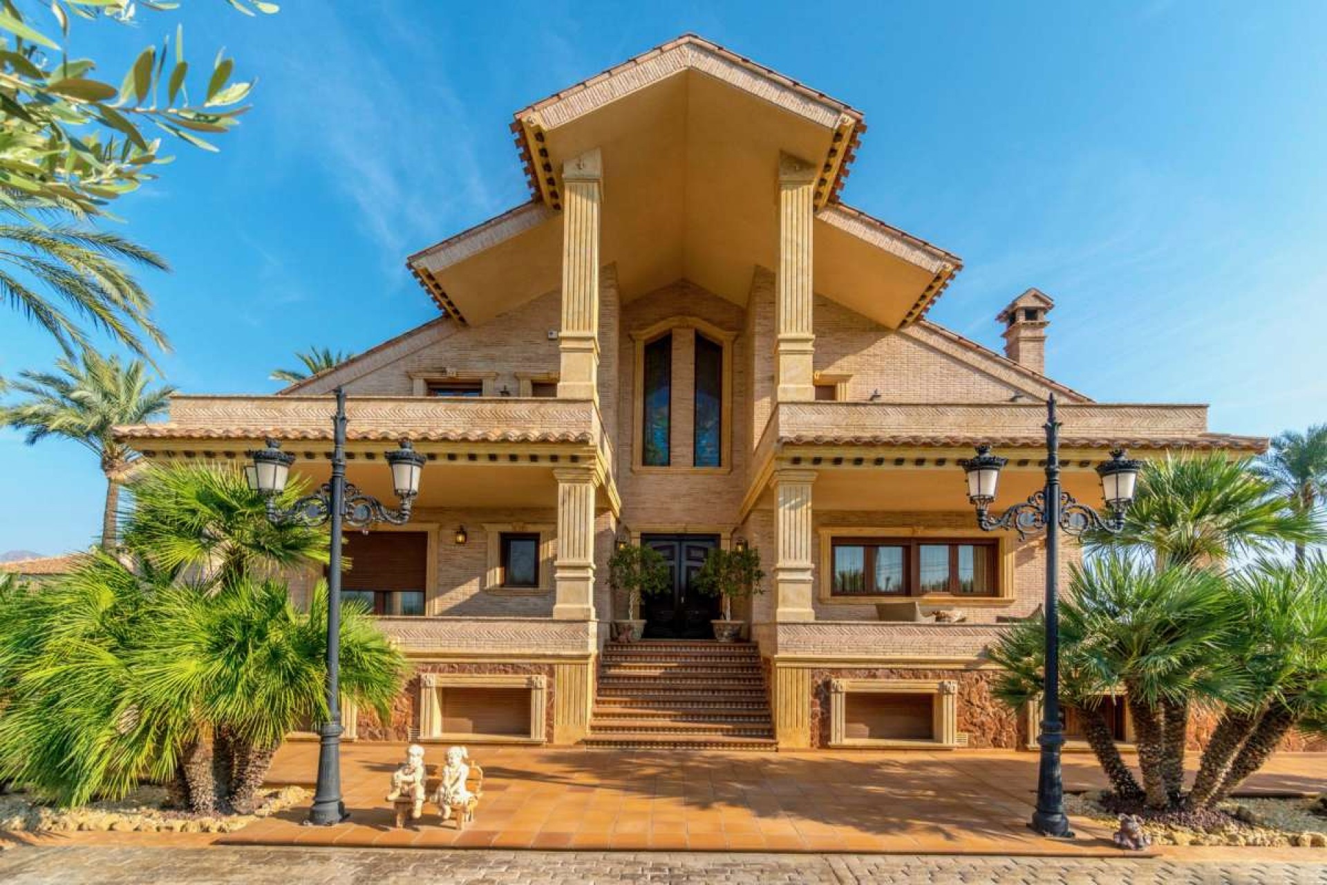 Resale - Villa -
Molins - Inland