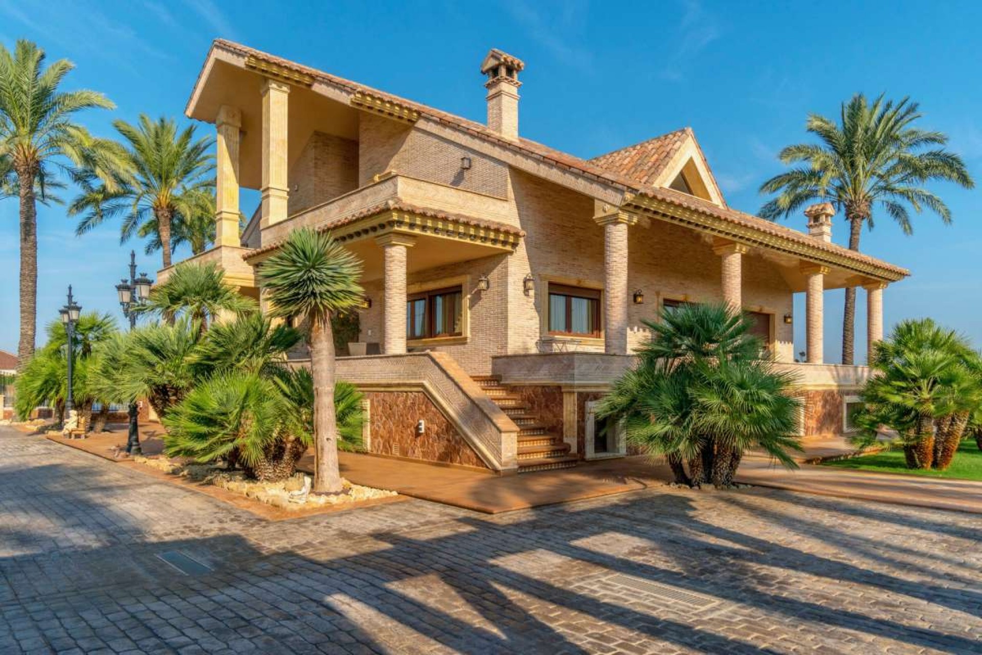 Resale - Villa -
Molins - Inland