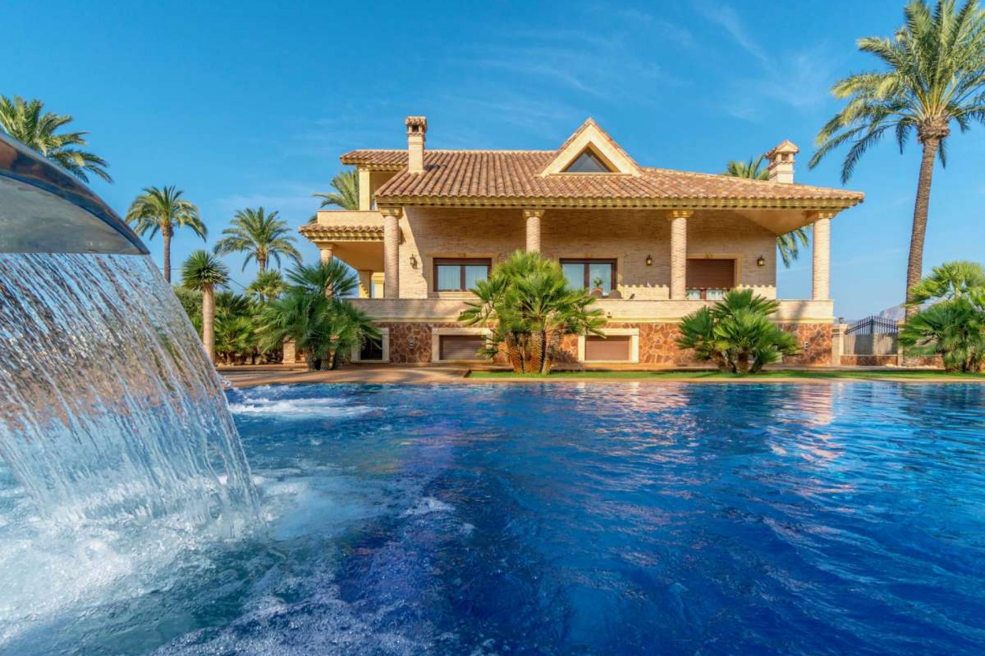 Resale - Villa -
Molins - Inland
