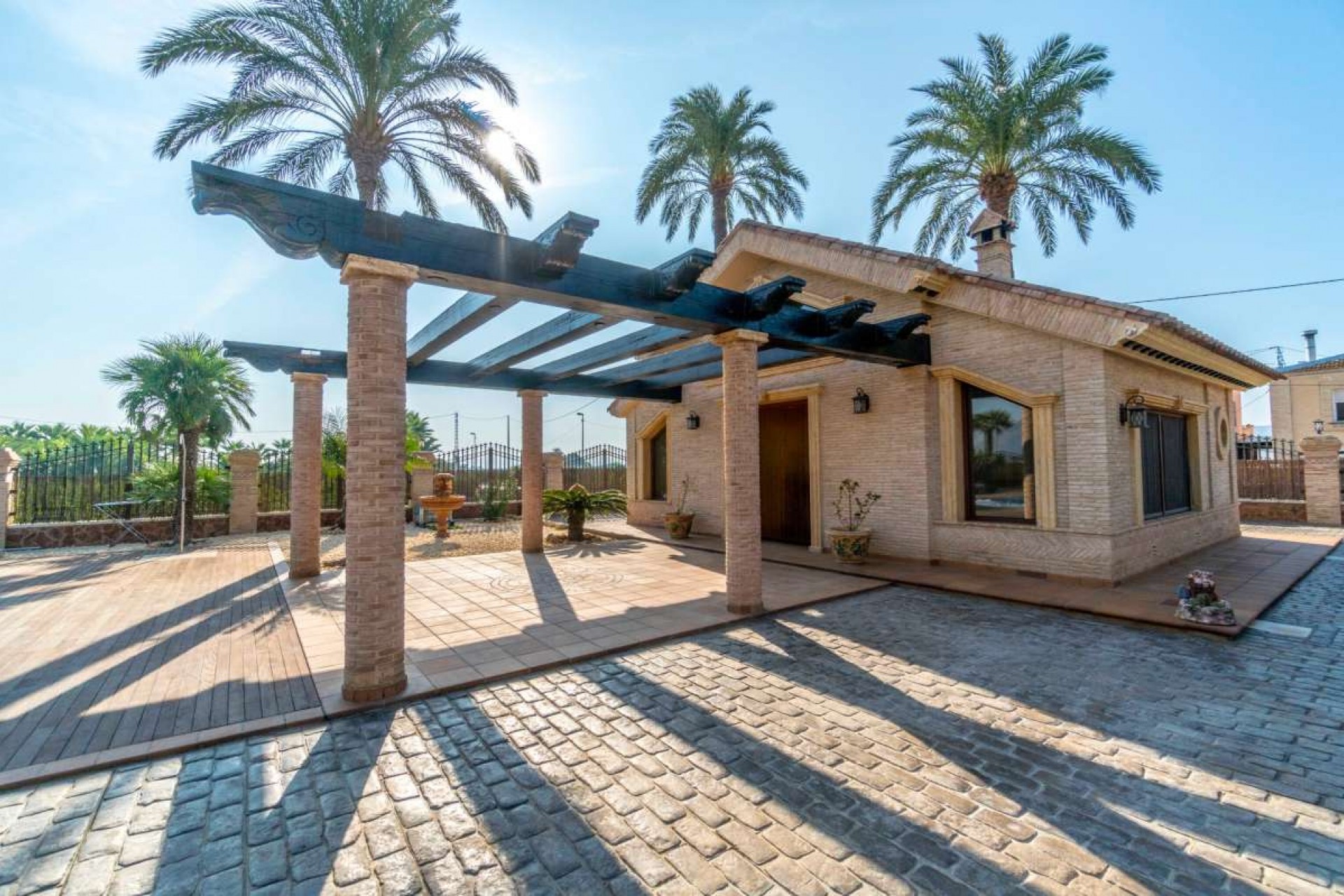 Resale - Villa -
Molins - Inland