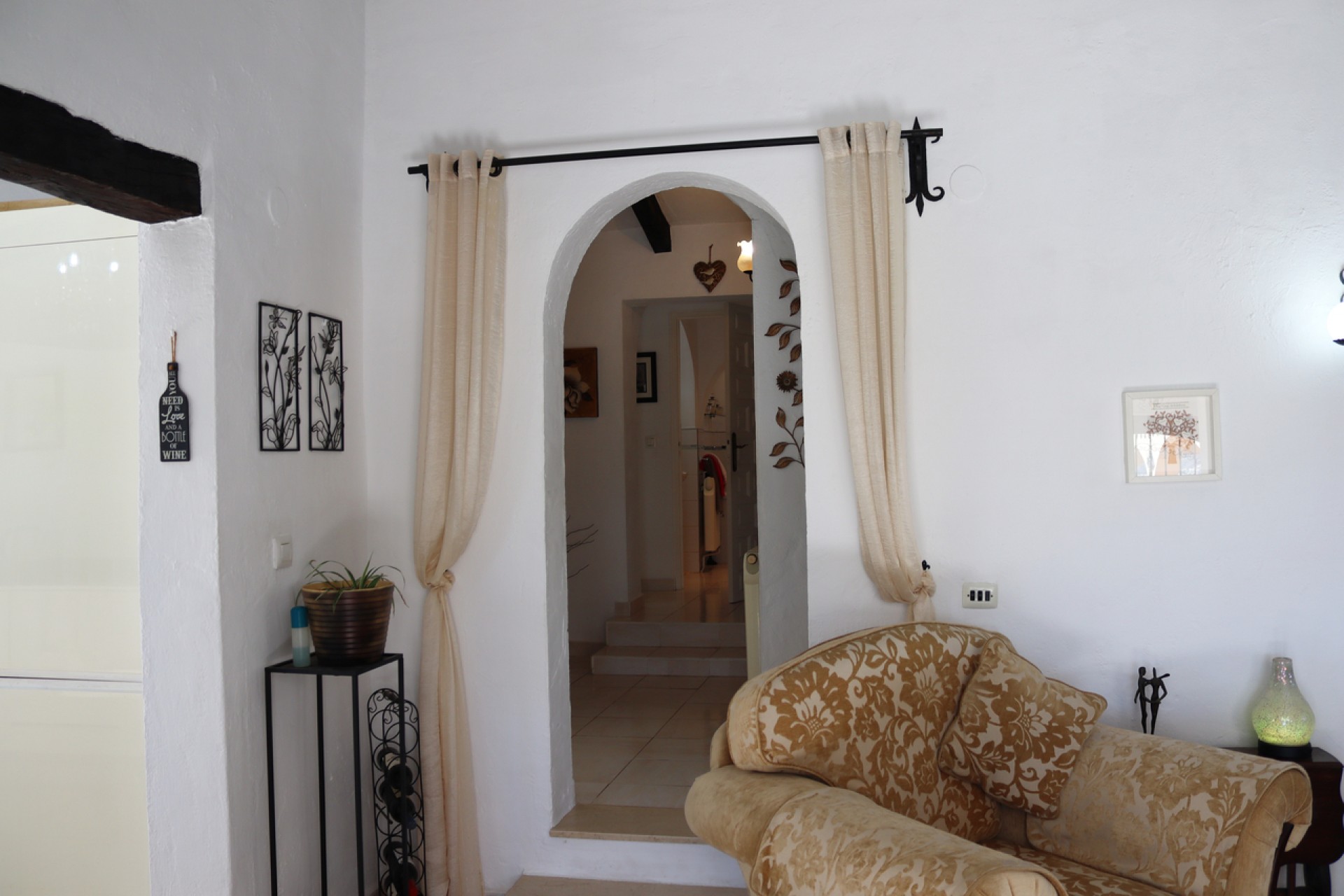 Resale - Villa -
Orba - Inland