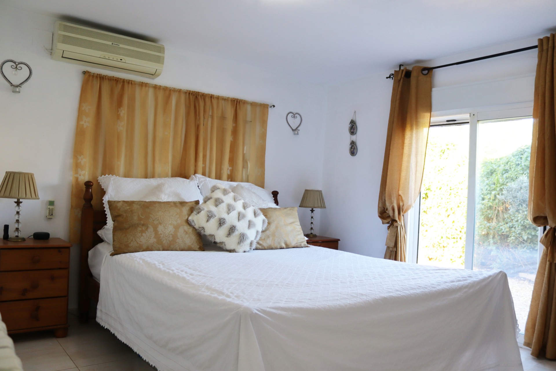 Resale - Villa -
Orba - Inland