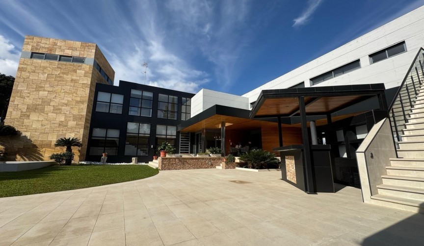 Resale - Villa -
Orihuela Costa - Altos De Campoamor