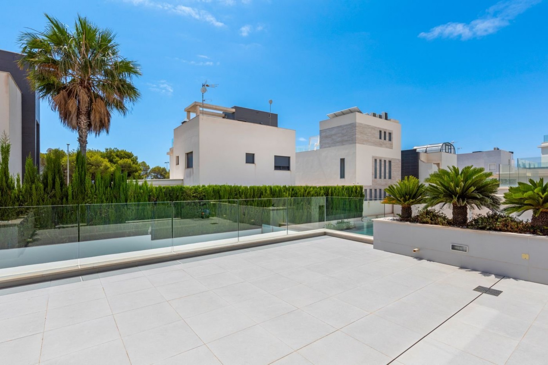 Resale - Villa -
Orihuela Costa - Campoamor