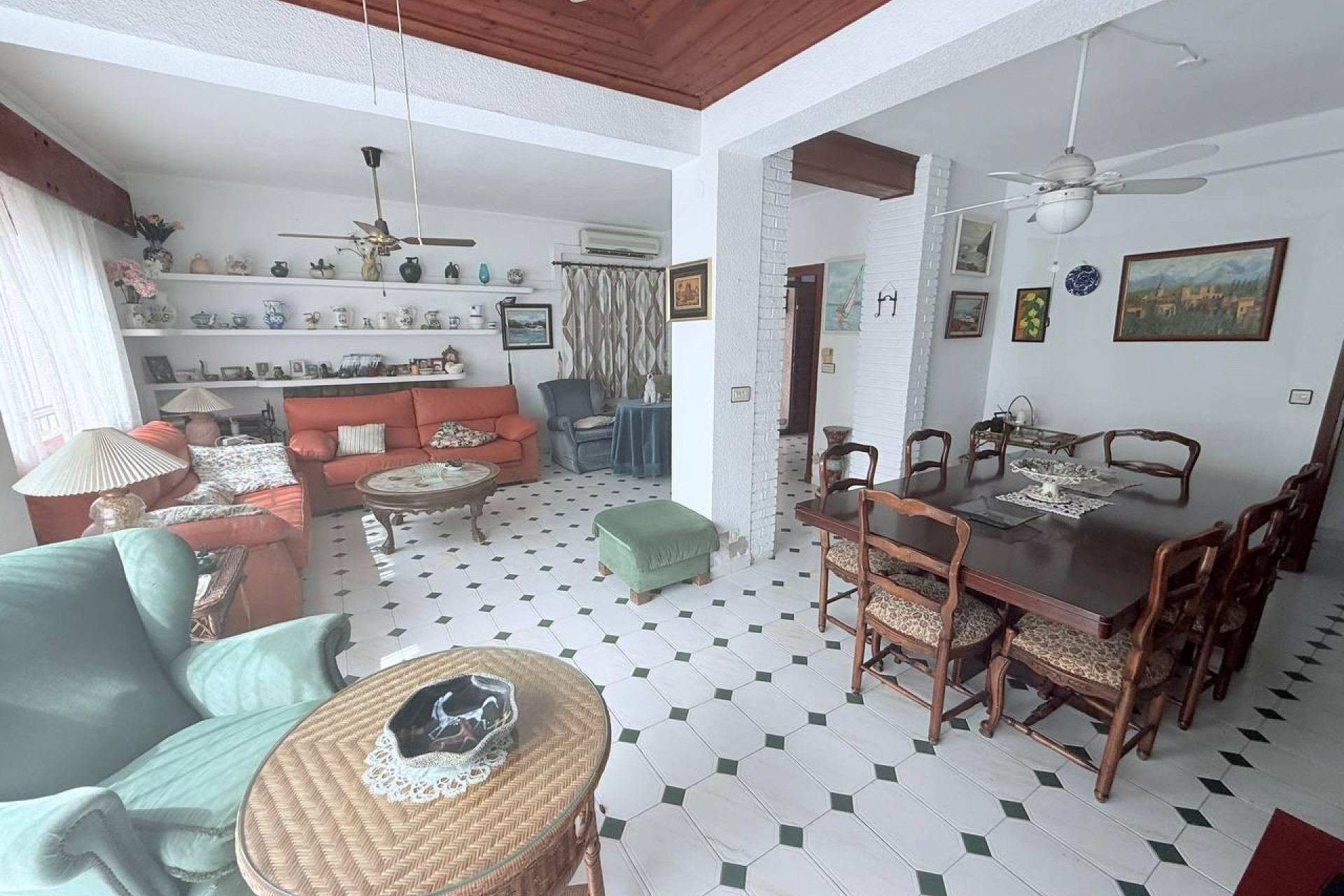 Resale - Villa -
Orihuela Costa - Campoamor