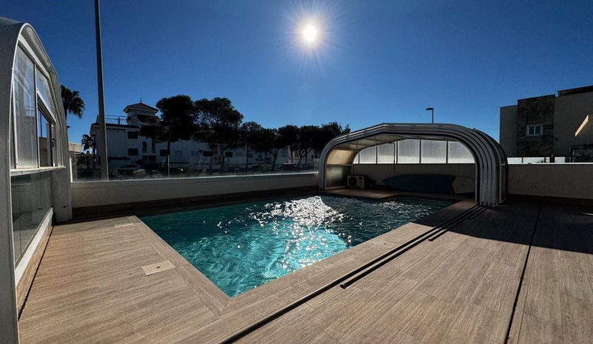 Resale - Villa -
Orihuela Costa - Campoamor