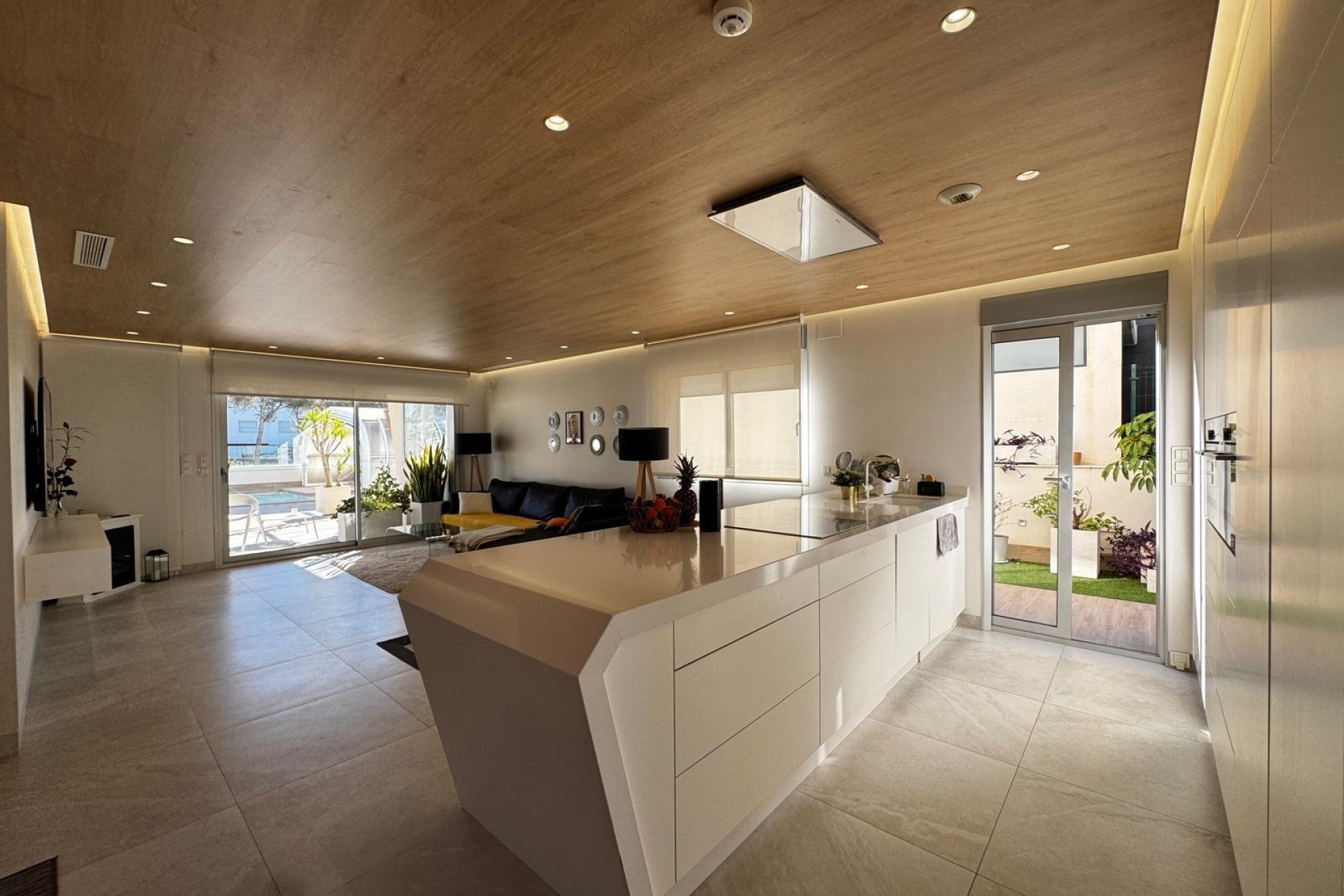 Resale - Villa -
Orihuela Costa - Campoamor