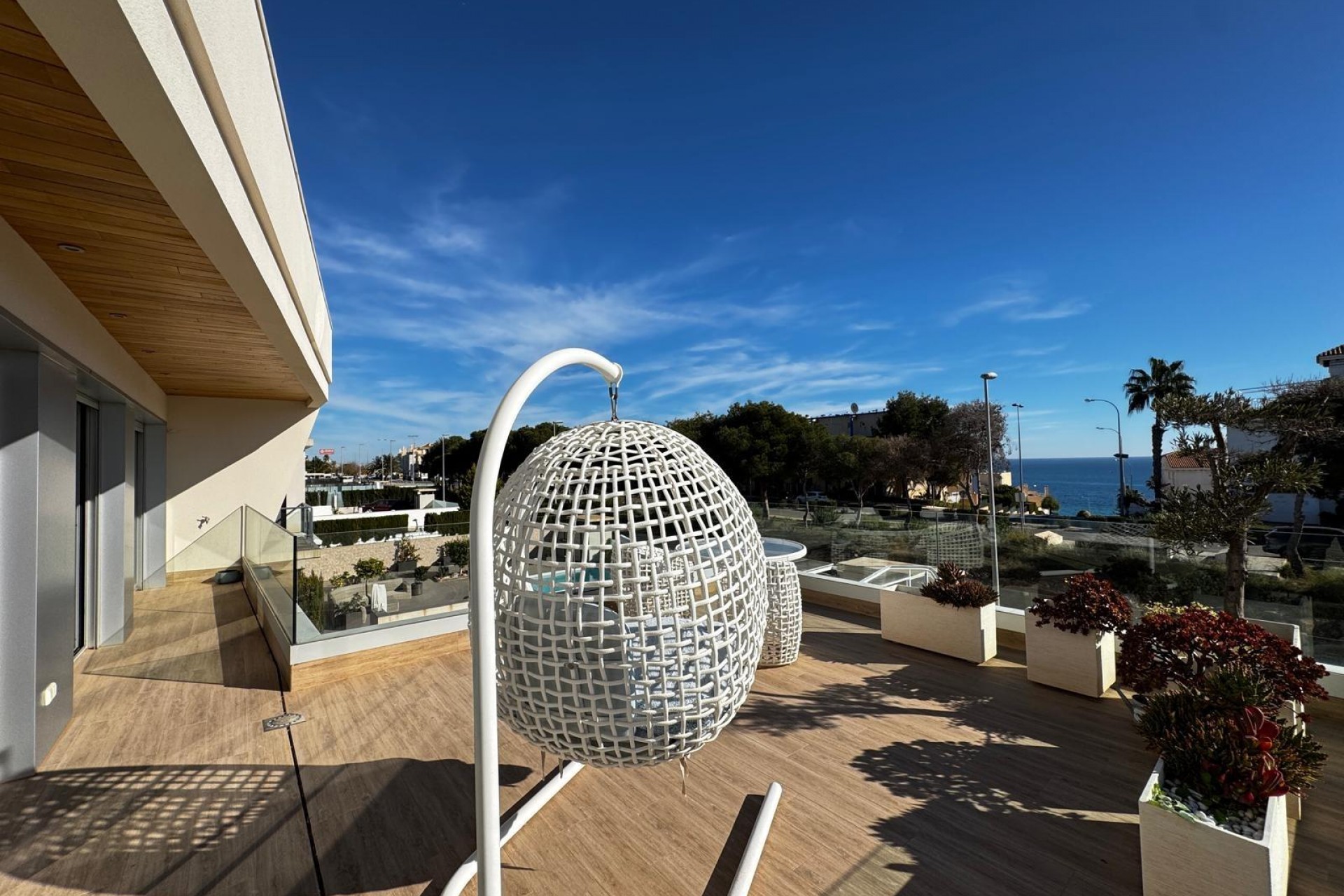 Resale - Villa -
Orihuela Costa - Campoamor