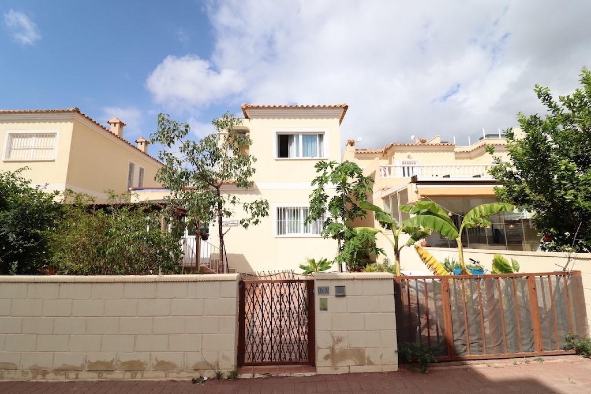 Resale - Villa -
Orihuela Costa - Costa Blanca