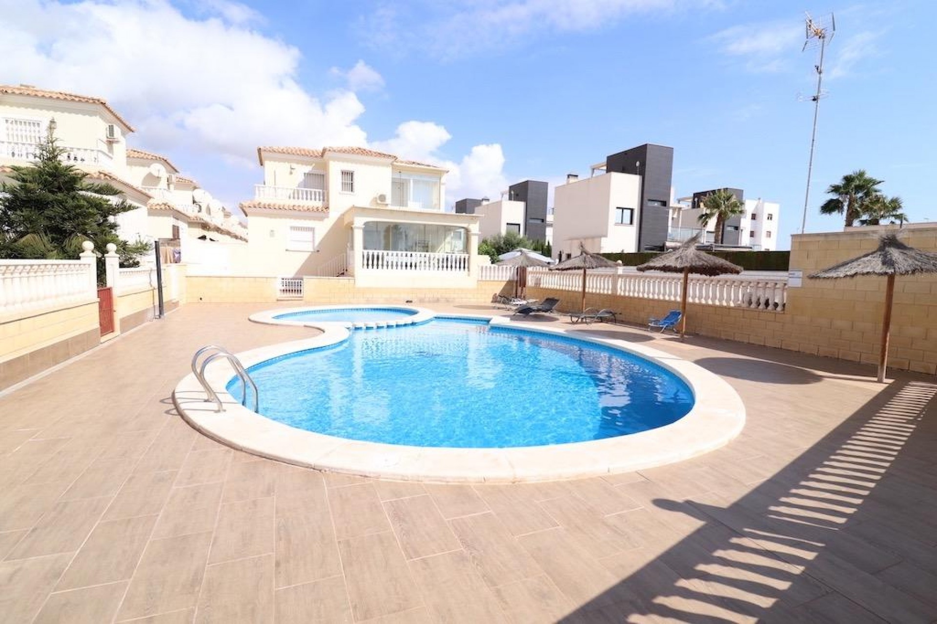 Resale - Villa -
Orihuela Costa - Costa Blanca