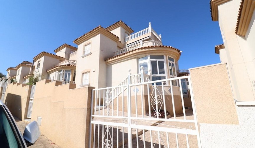 Resale - Villa -
Orihuela Costa - Costa Blanca