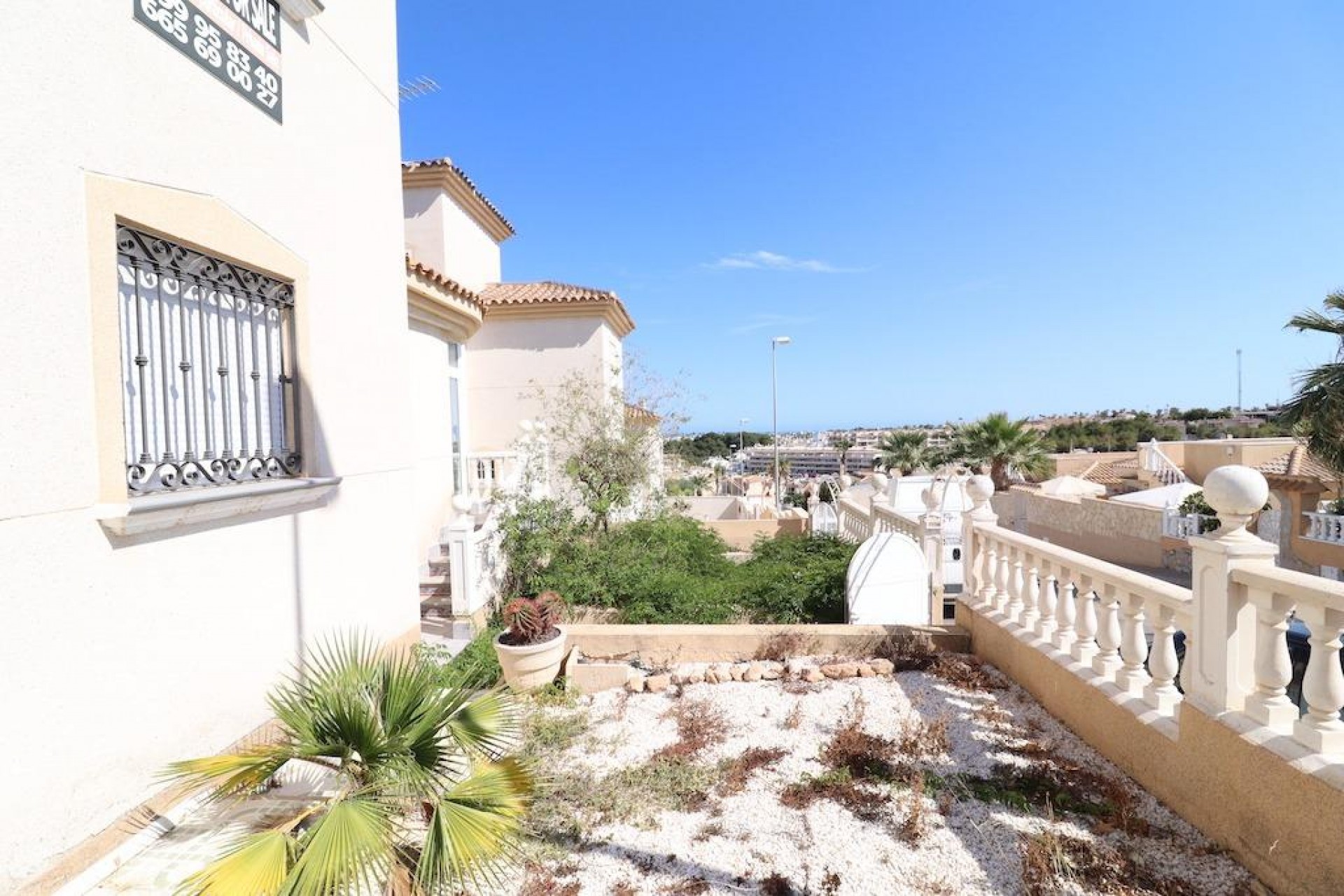 Resale - Villa -
Orihuela Costa - Costa Blanca