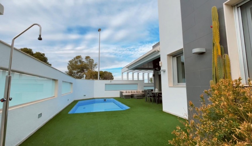 Resale - Villa -
Orihuela Costa - Costa Blanca