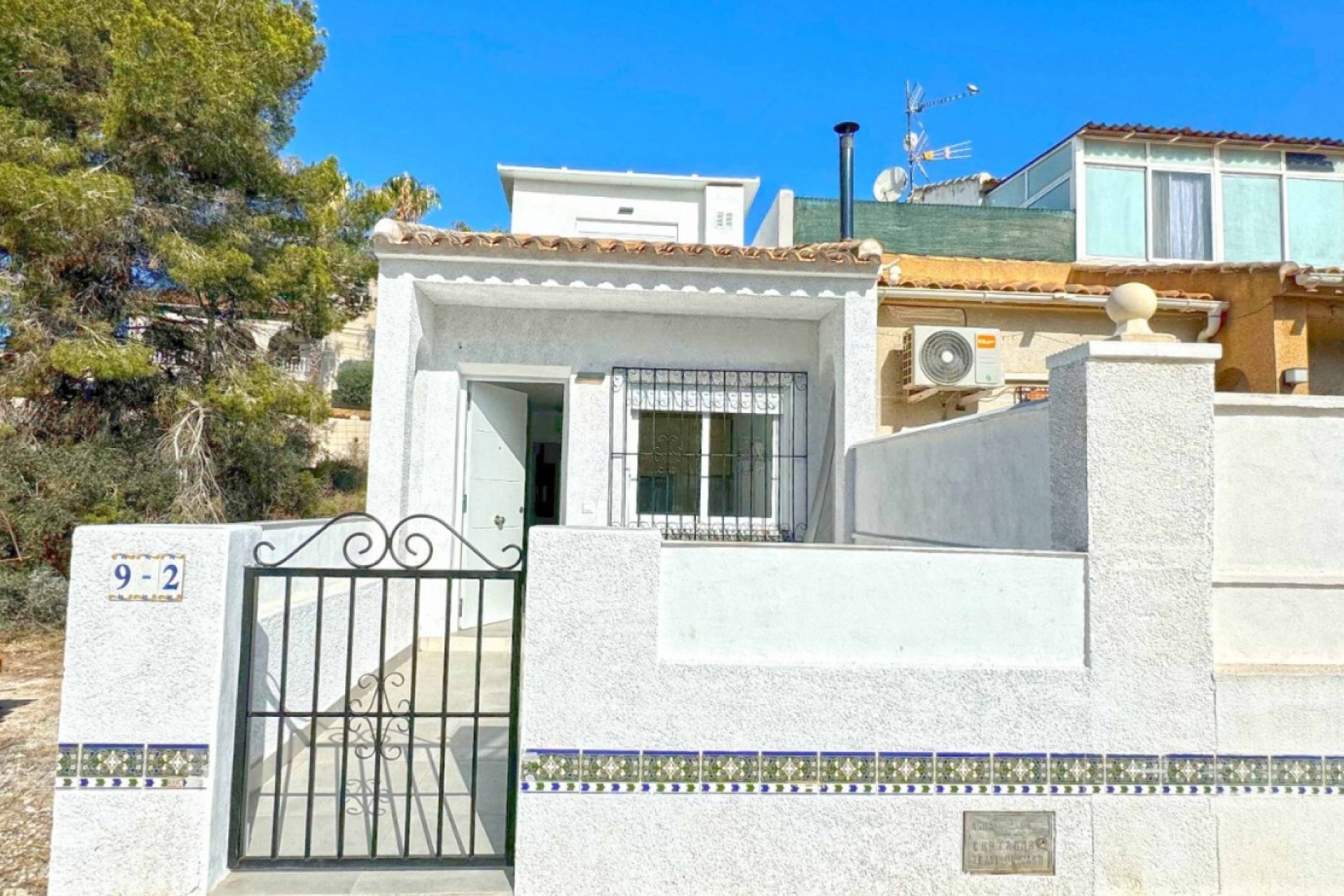 Resale - Villa -
Orihuela Costa - Costa Blanca