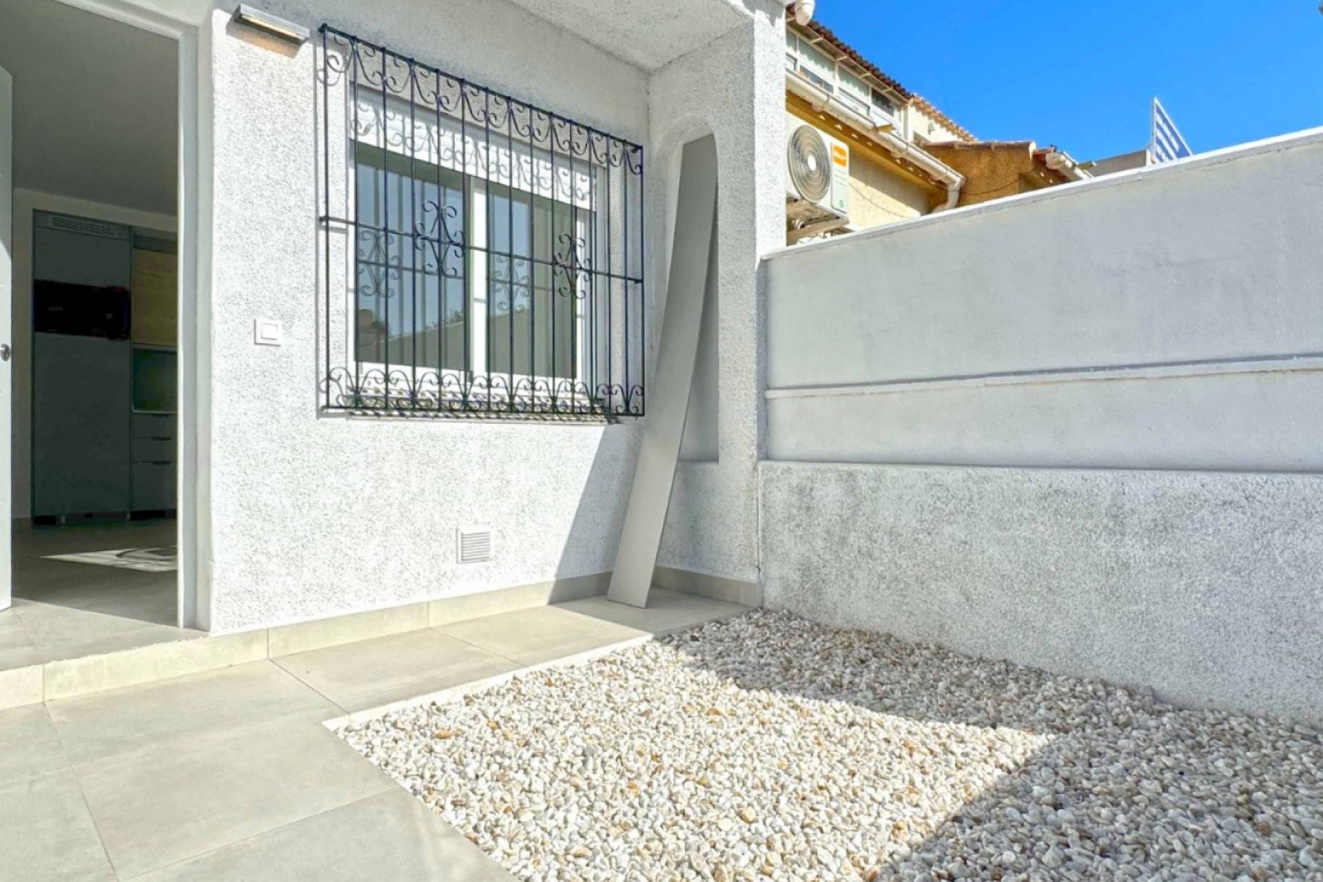 Resale - Villa -
Orihuela Costa - Costa Blanca