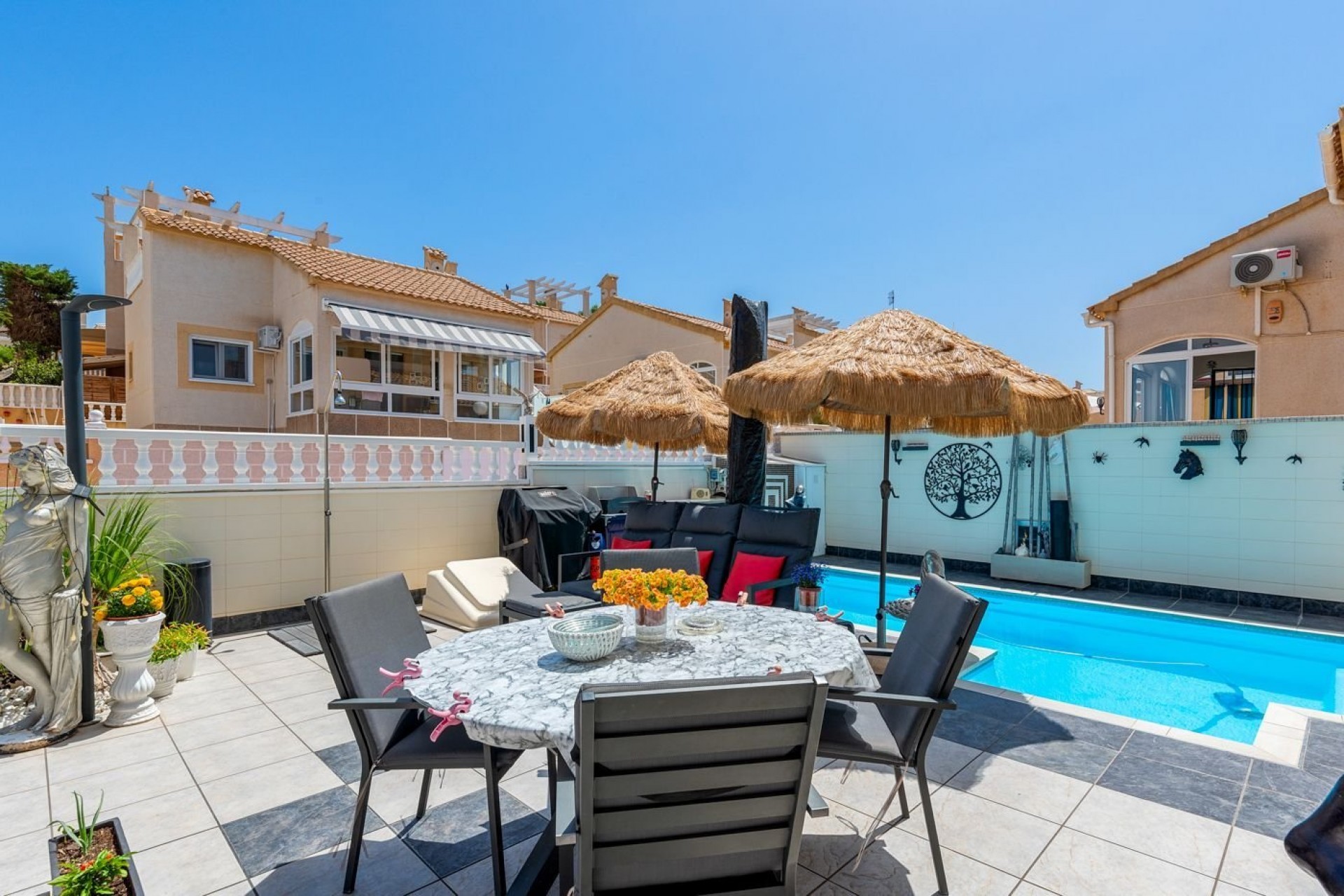 Resale - Villa -
Orihuela Costa - Costa Blanca