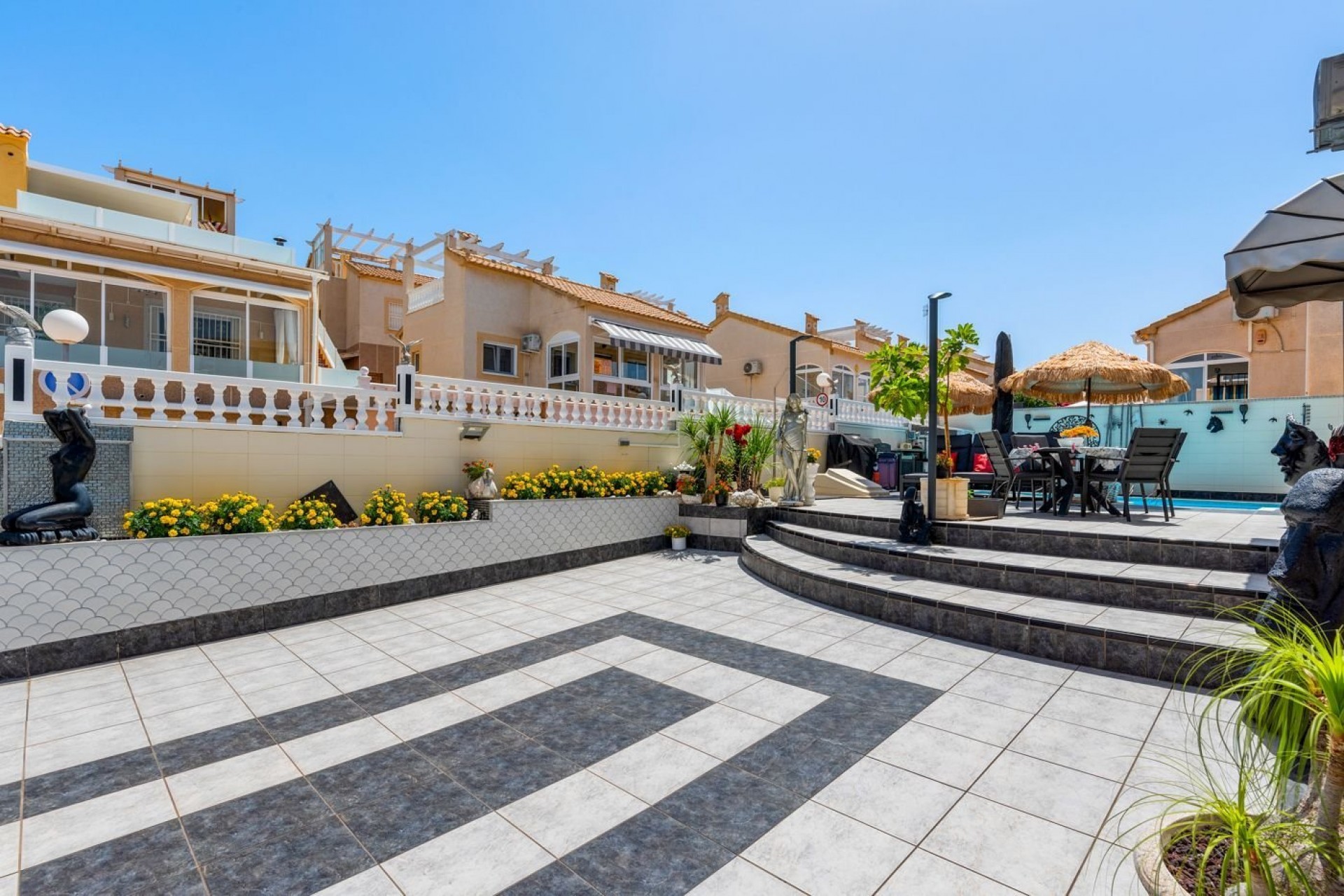 Resale - Villa -
Orihuela Costa - Costa Blanca