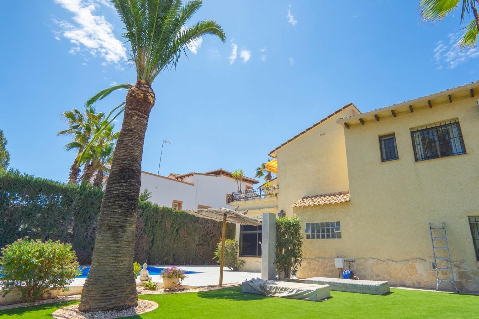 Resale - Villa -
Orihuela Costa - Costa Blanca