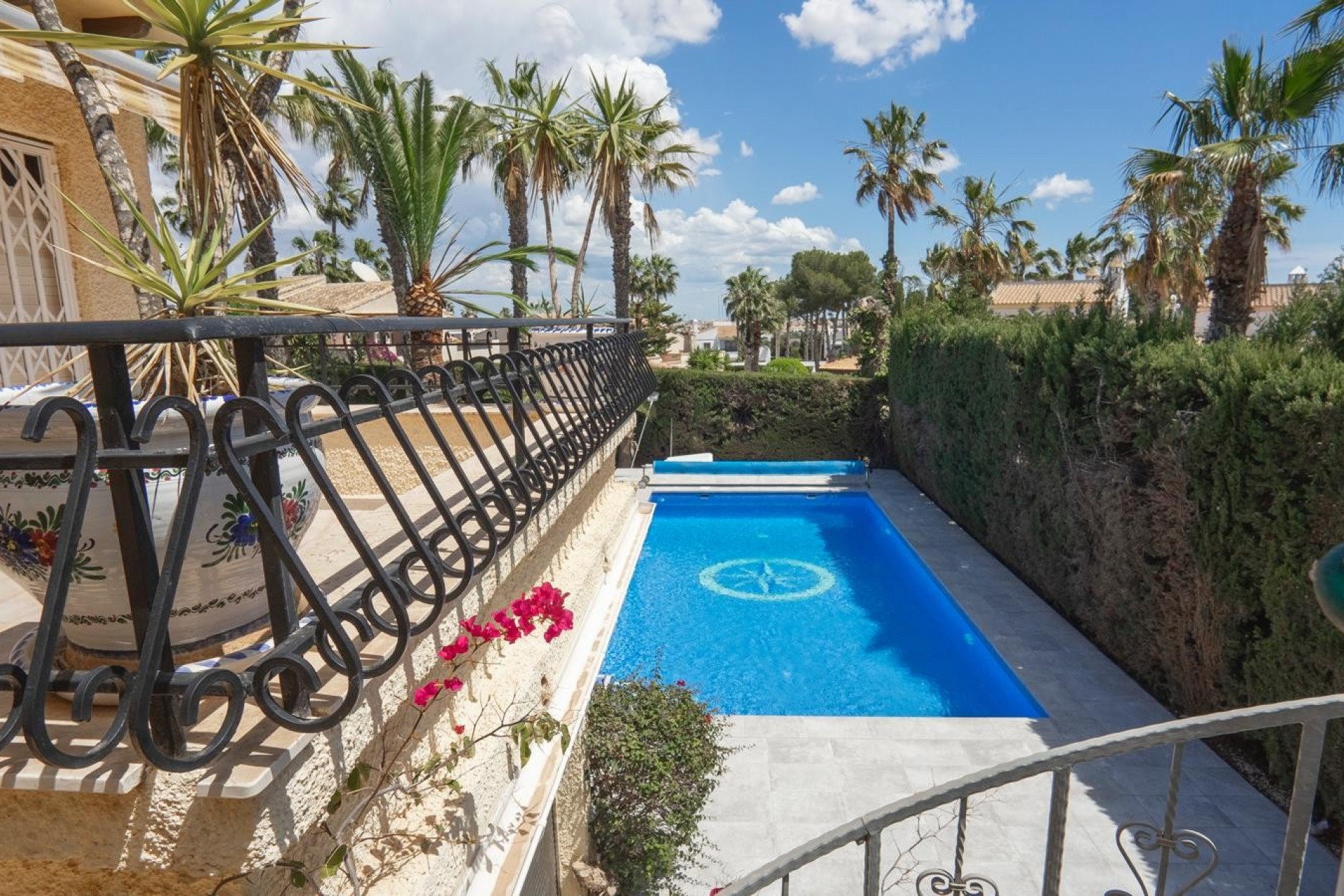 Resale - Villa -
Orihuela Costa - Costa Blanca