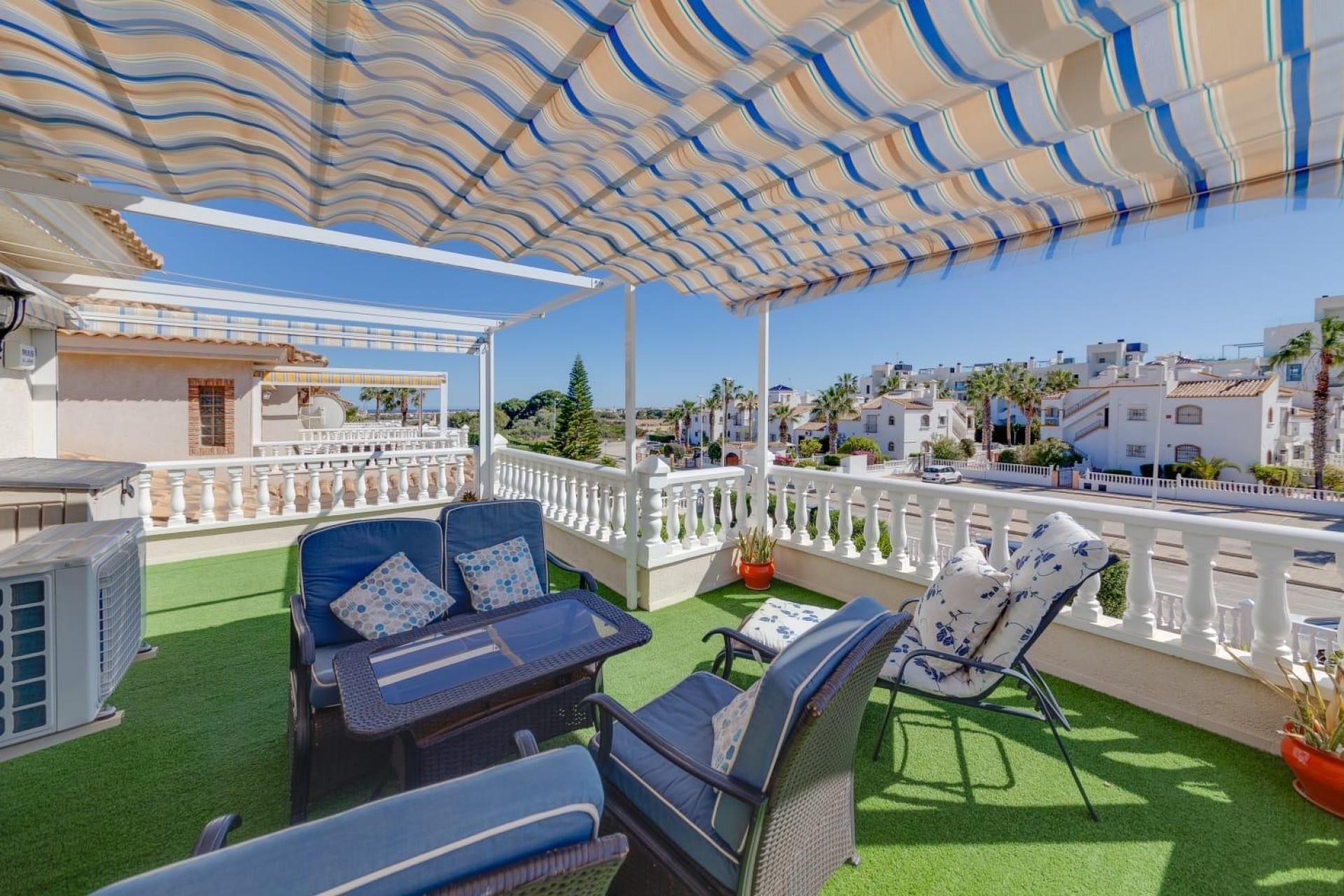 Resale - Villa -
Orihuela Costa - Costa Blanca