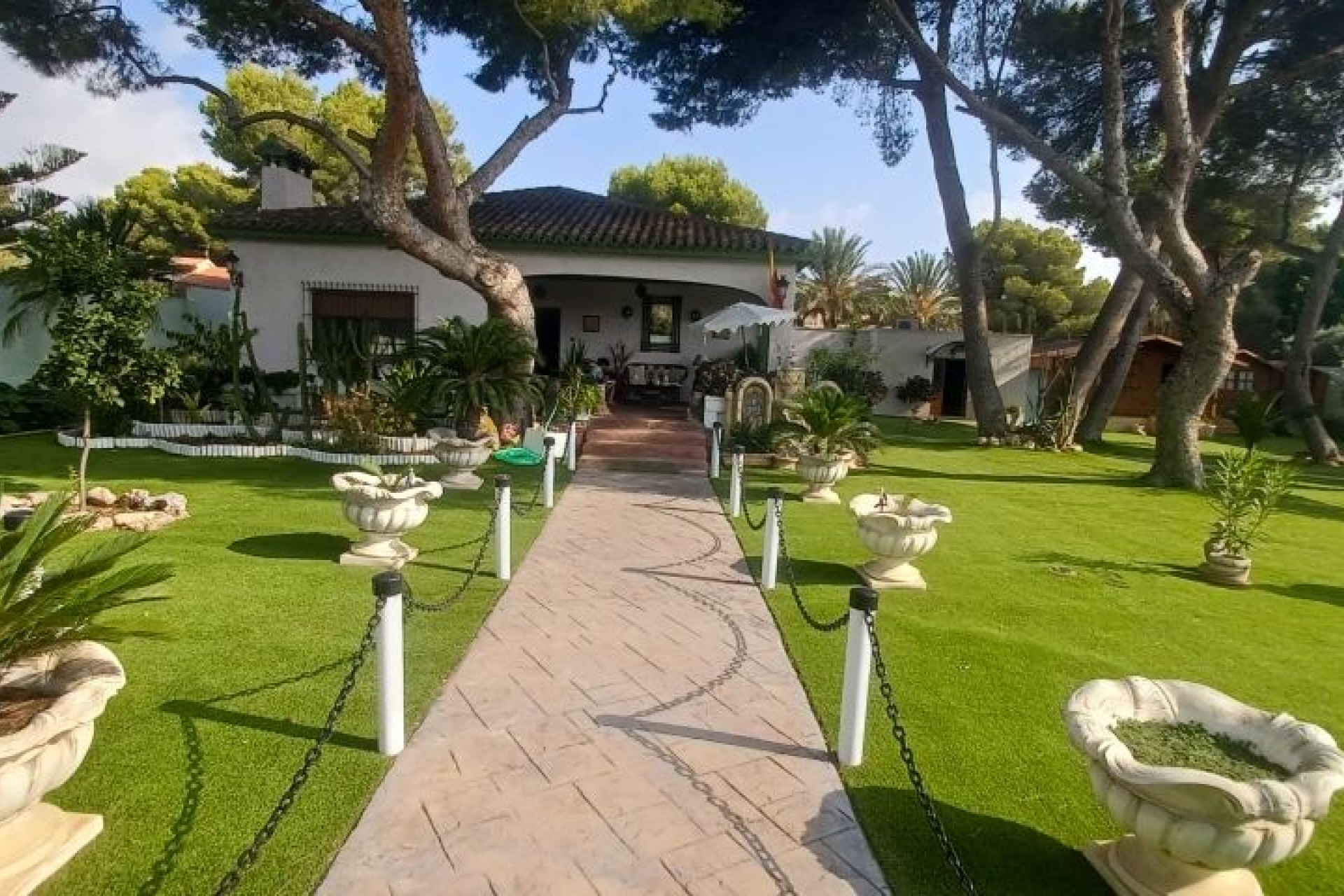 Resale - Villa -
Orihuela Costa - Costa Blanca