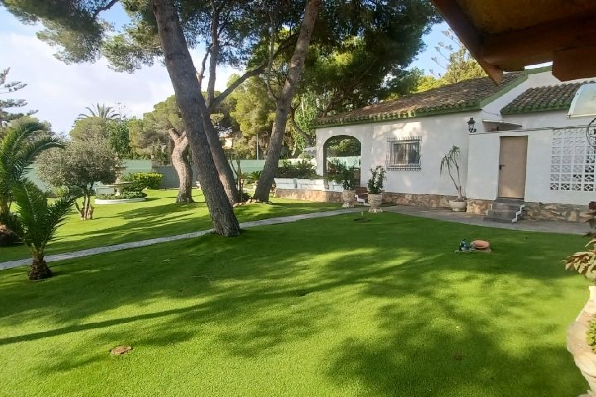 Resale - Villa -
Orihuela Costa - Costa Blanca