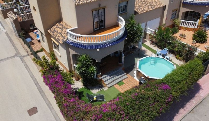 Resale - Villa -
Orihuela Costa - Costa Blanca