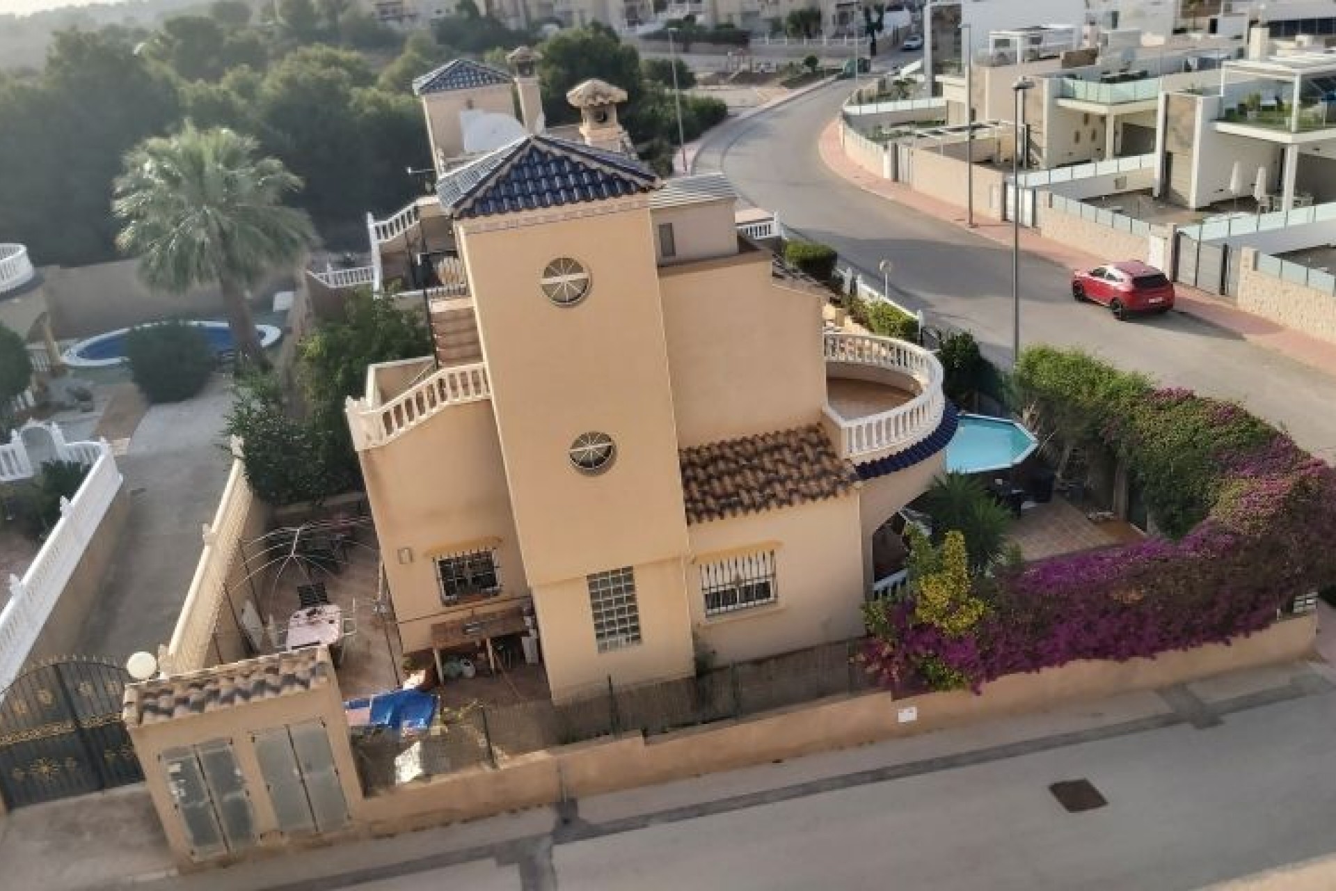 Resale - Villa -
Orihuela Costa - Costa Blanca