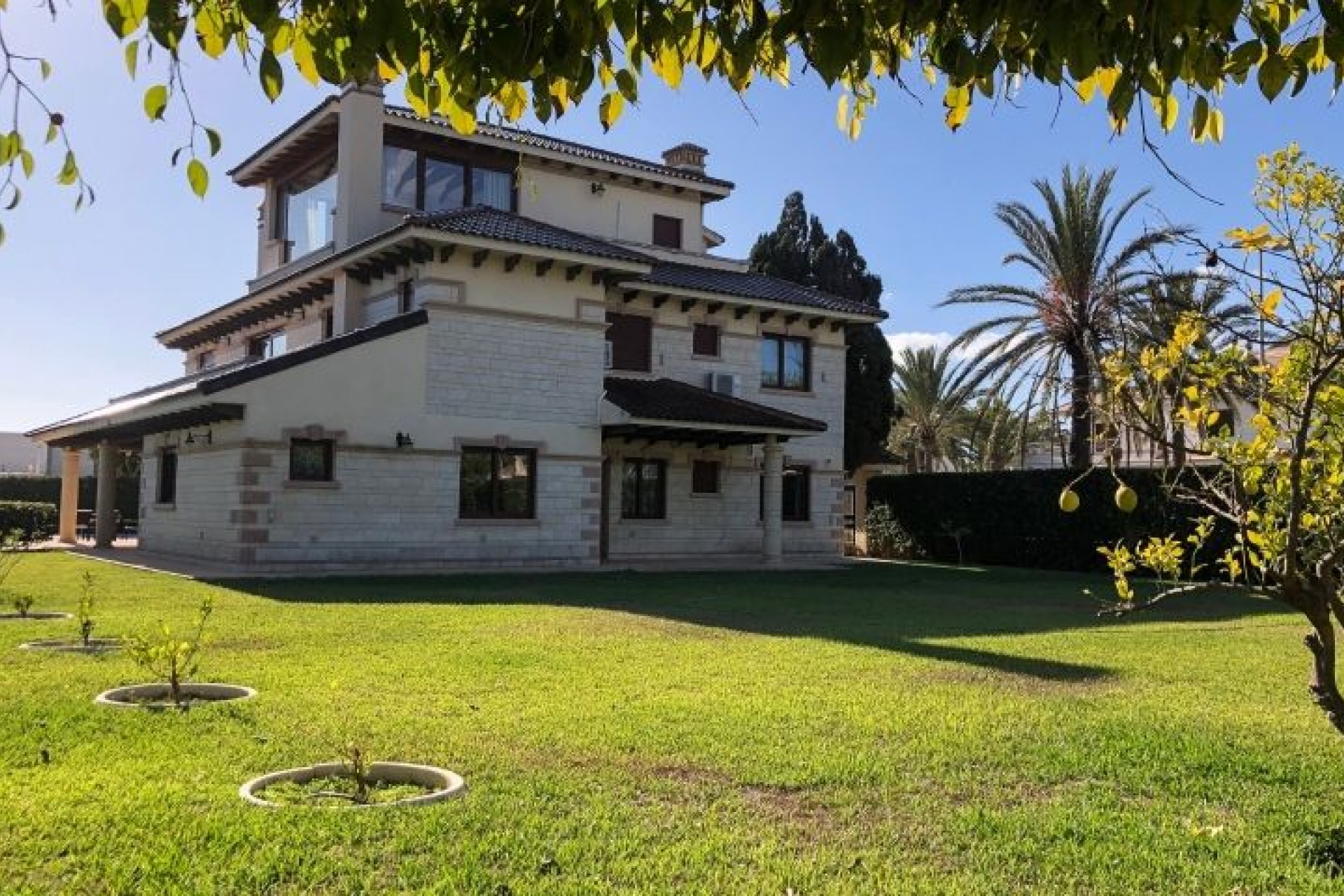 Resale - Villa -
Orihuela Costa - Costa Blanca