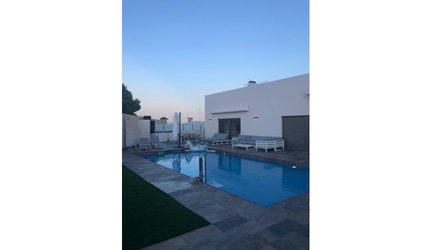 Resale - Villa -
Orihuela Costa - Costa Blanca