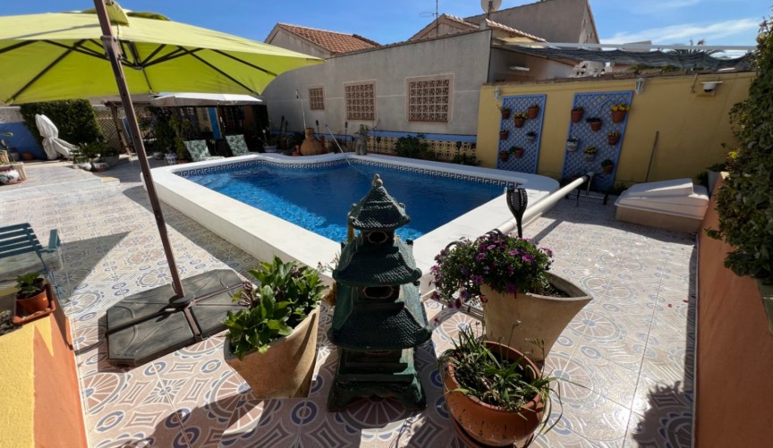 Resale - Villa -
Orihuela Costa - Costa Blanca