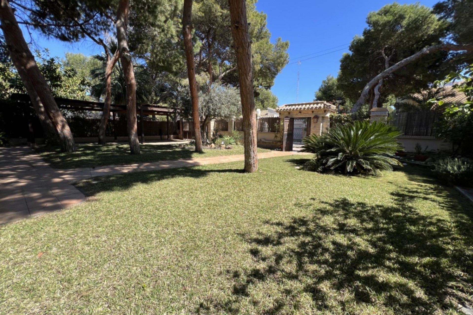 Resale - Villa -
Orihuela Costa - Costa Blanca