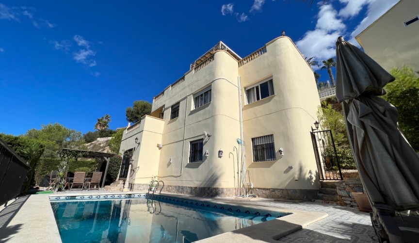 Resale - Villa -
Orihuela Costa - Costa Blanca