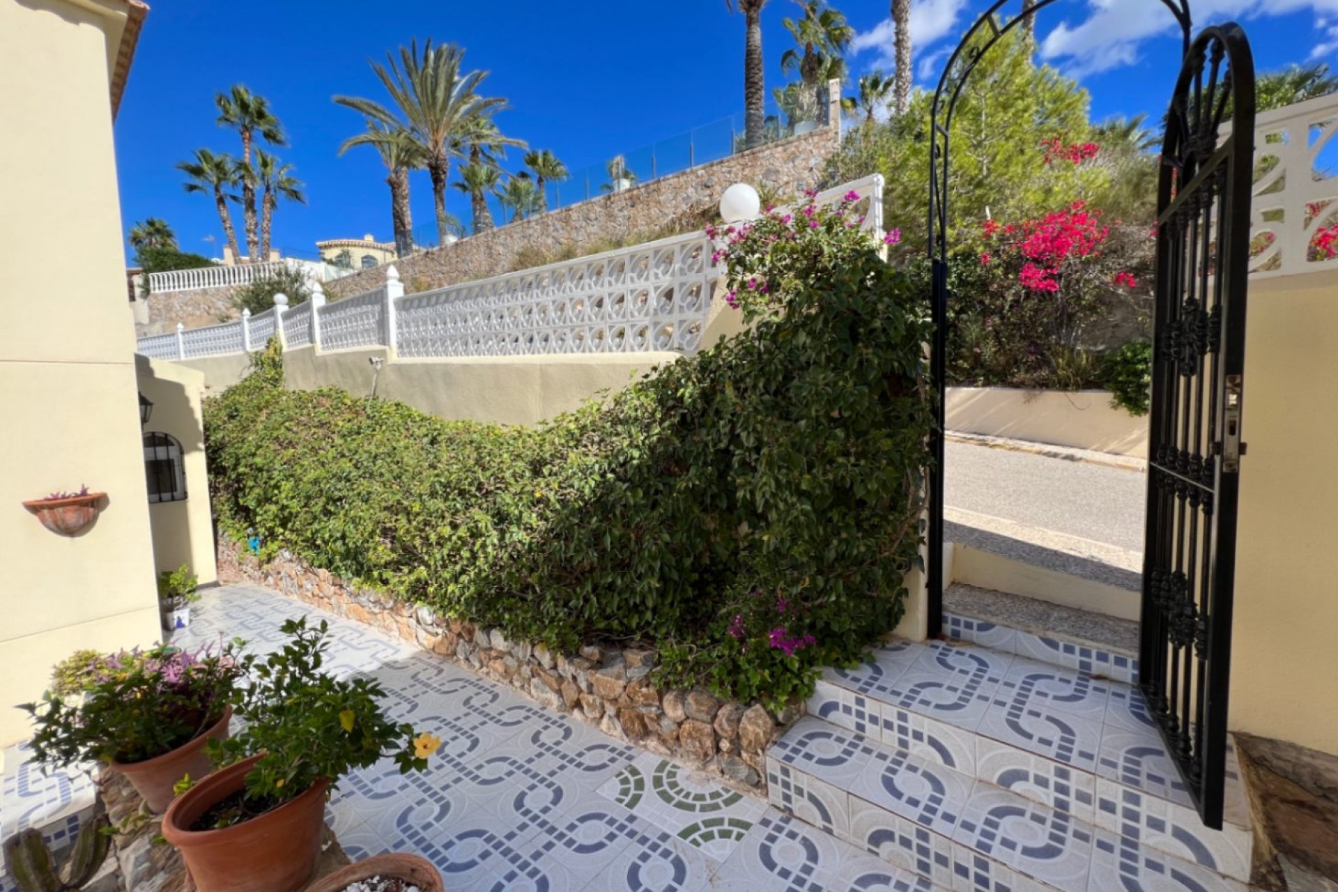 Resale - Villa -
Orihuela Costa - Costa Blanca