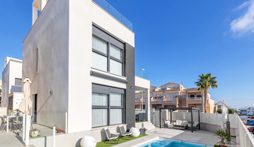 Resale - Villa -
Orihuela Costa - Costa Blanca