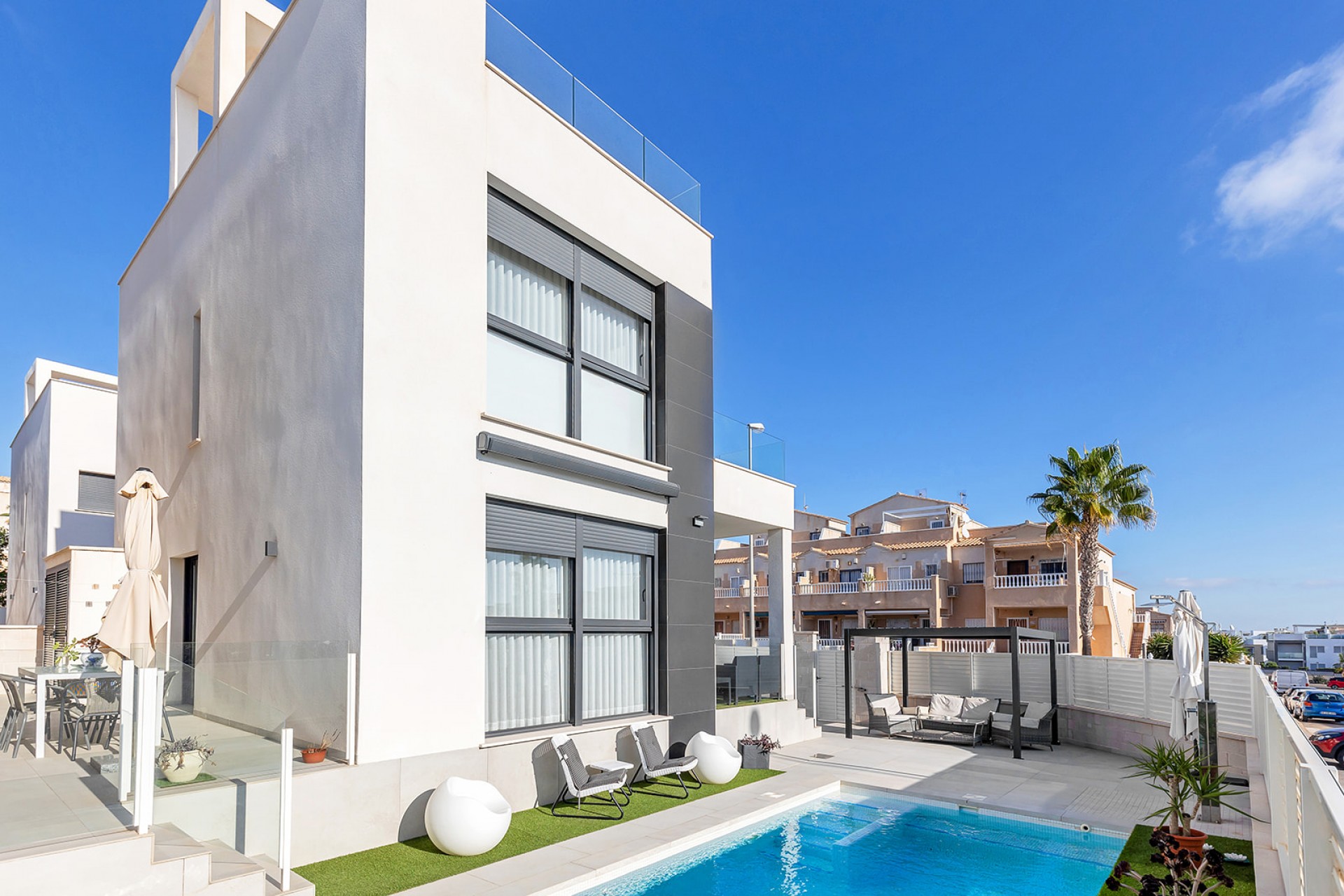 Resale - Villa -
Orihuela Costa - Costa Blanca