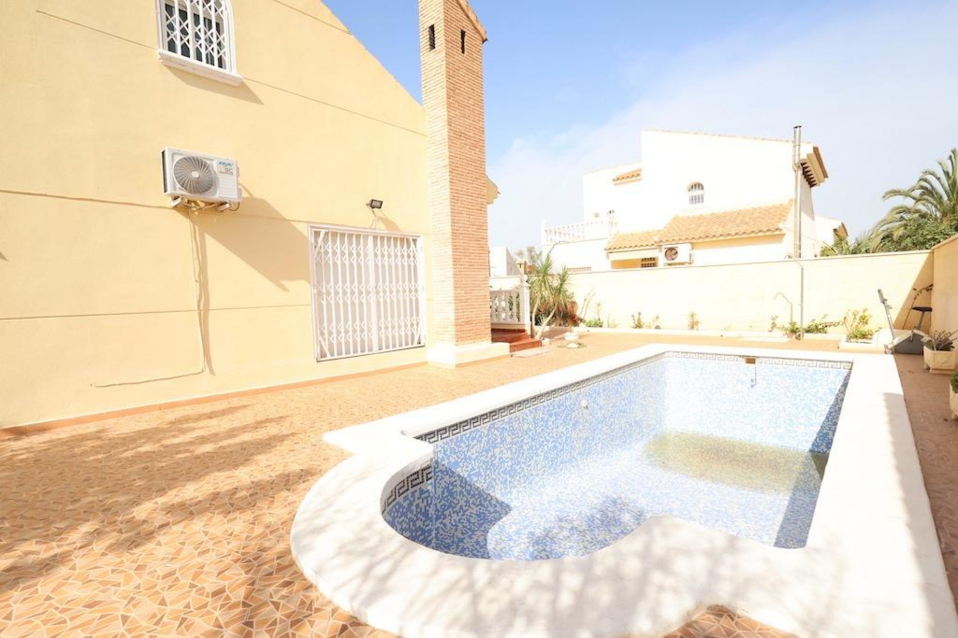 Resale - Villa -
Orihuela Costa - Costa Blanca