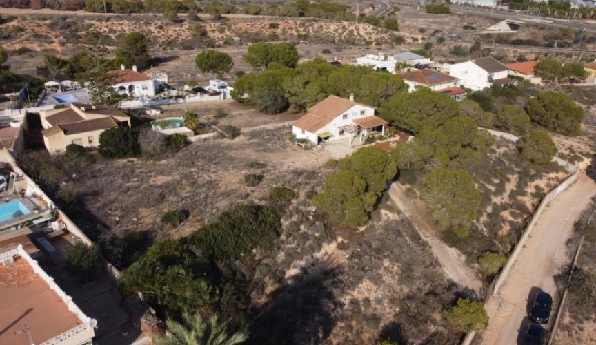 Resale - Villa -
Orihuela Costa - Costa Blanca