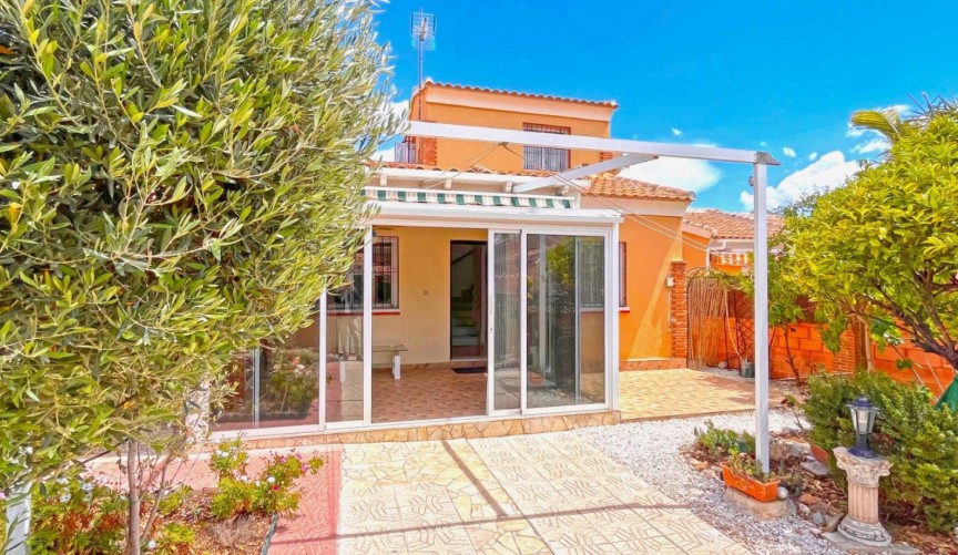 Resale - Villa -
Orihuela Costa - Costa Blanca