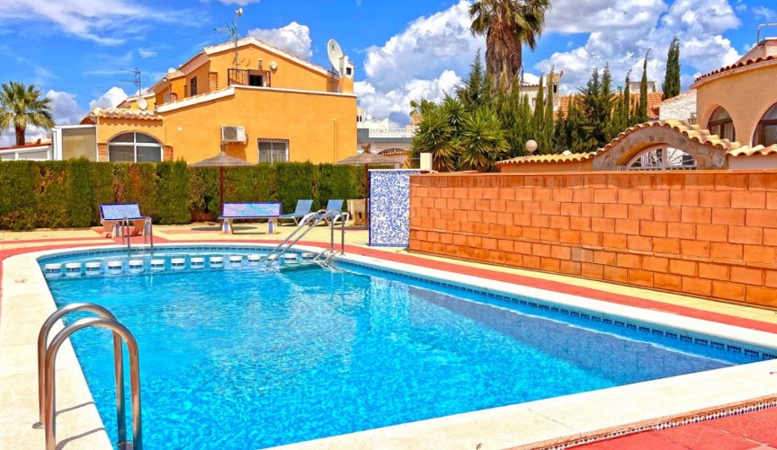 Resale - Villa -
Orihuela Costa - Costa Blanca