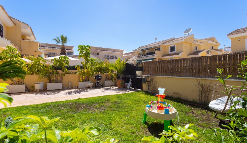 Resale - Villa -
Orihuela Costa - Costa Blanca