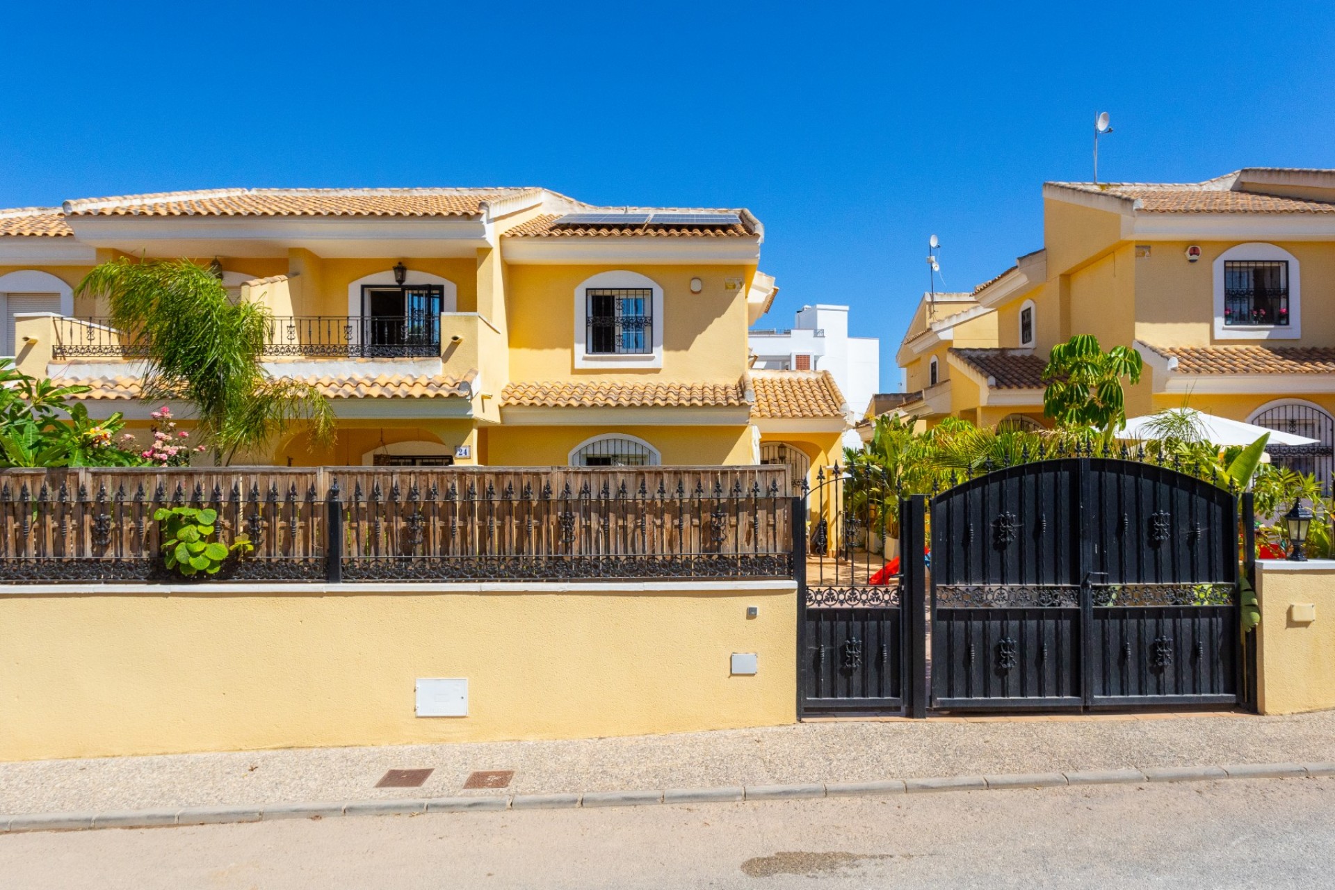 Resale - Villa -
Orihuela Costa - Costa Blanca