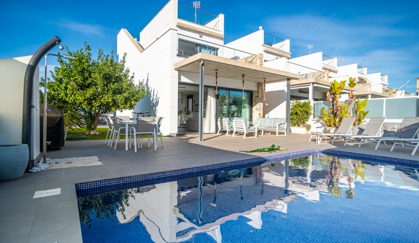 Resale - Villa -
Orihuela Costa - Costa Blanca