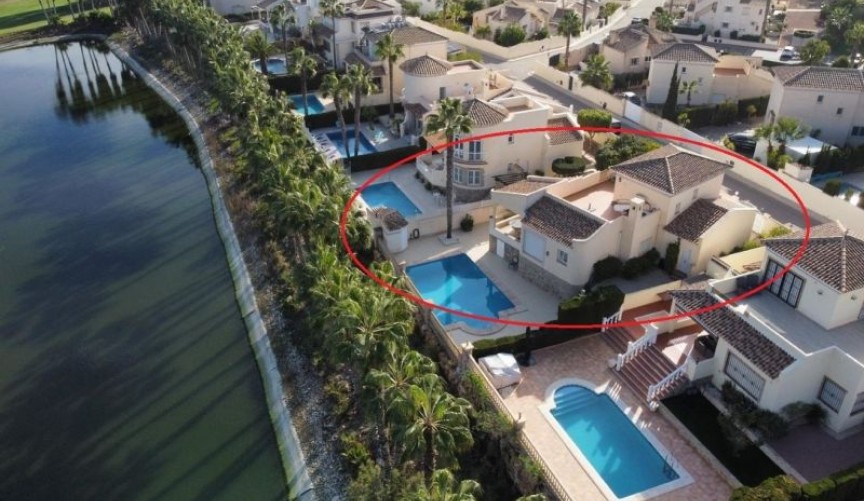 Resale - Villa -
Orihuela Costa - Costa Blanca