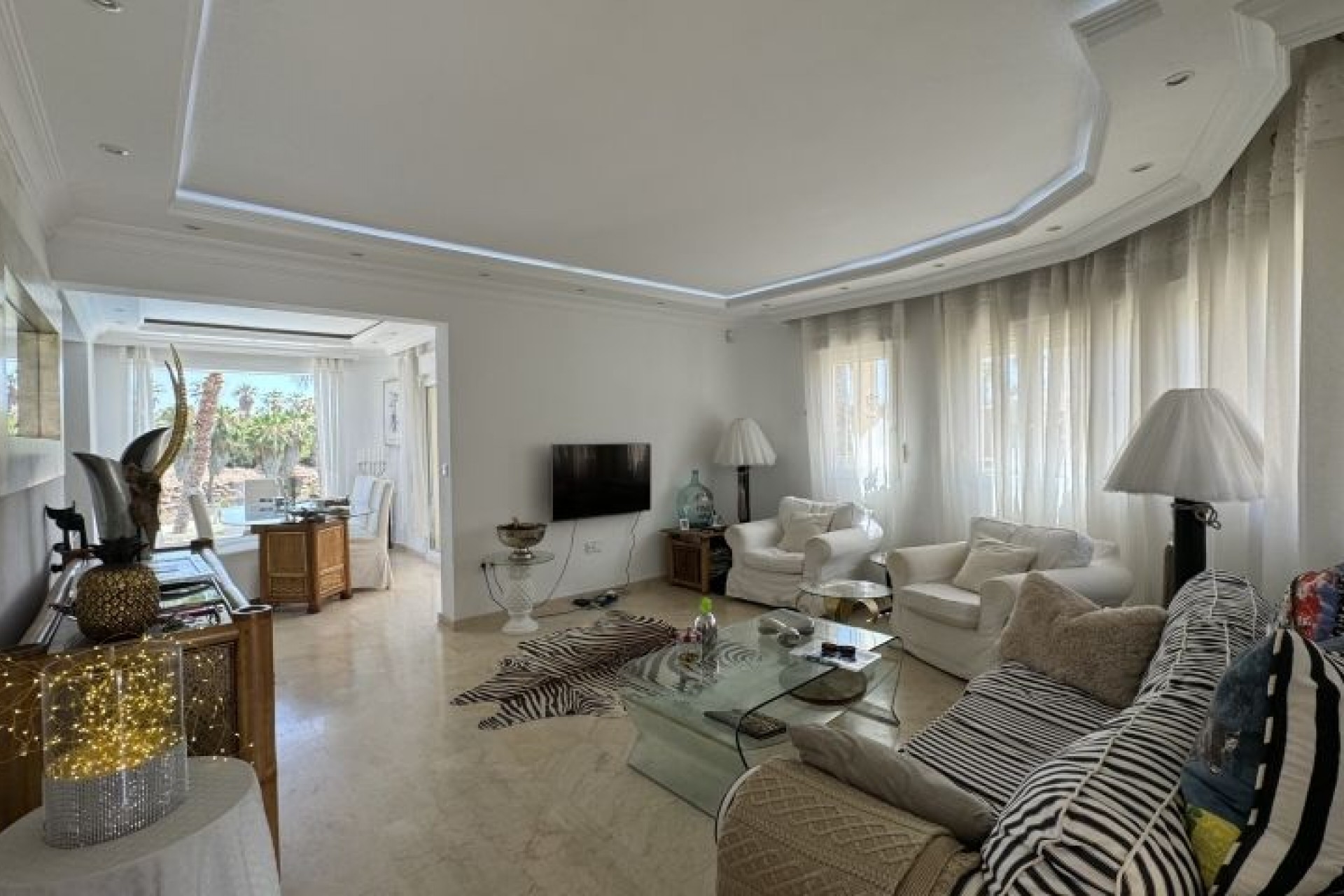 Resale - Villa -
Orihuela Costa - Costa Blanca