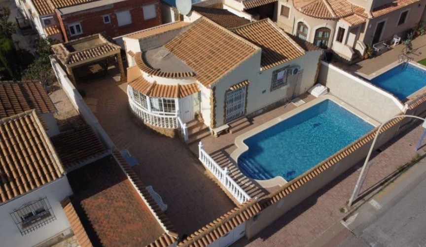 Resale - Villa -
Orihuela Costa - Costa Blanca