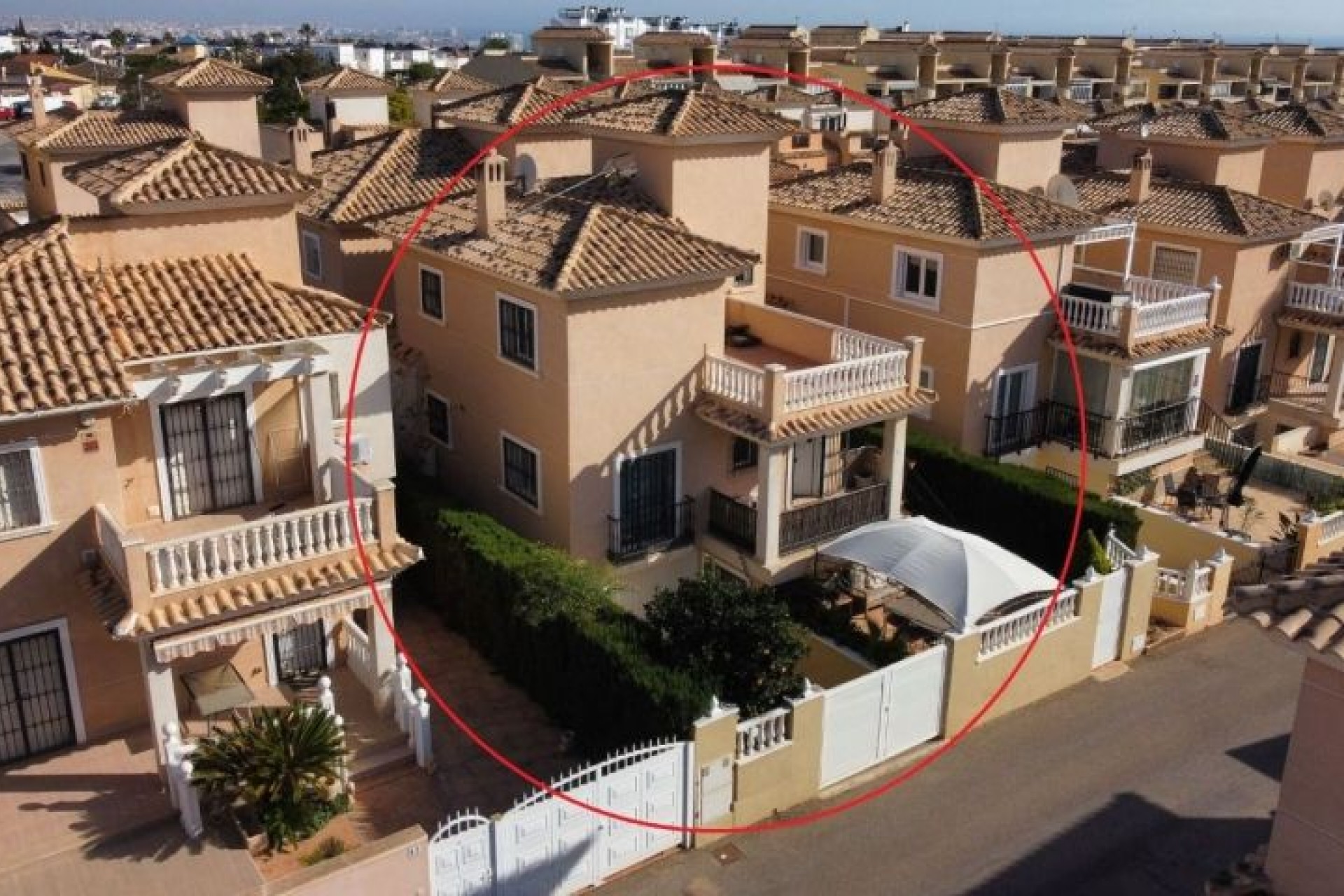 Resale - Villa -
Orihuela Costa - Costa Blanca