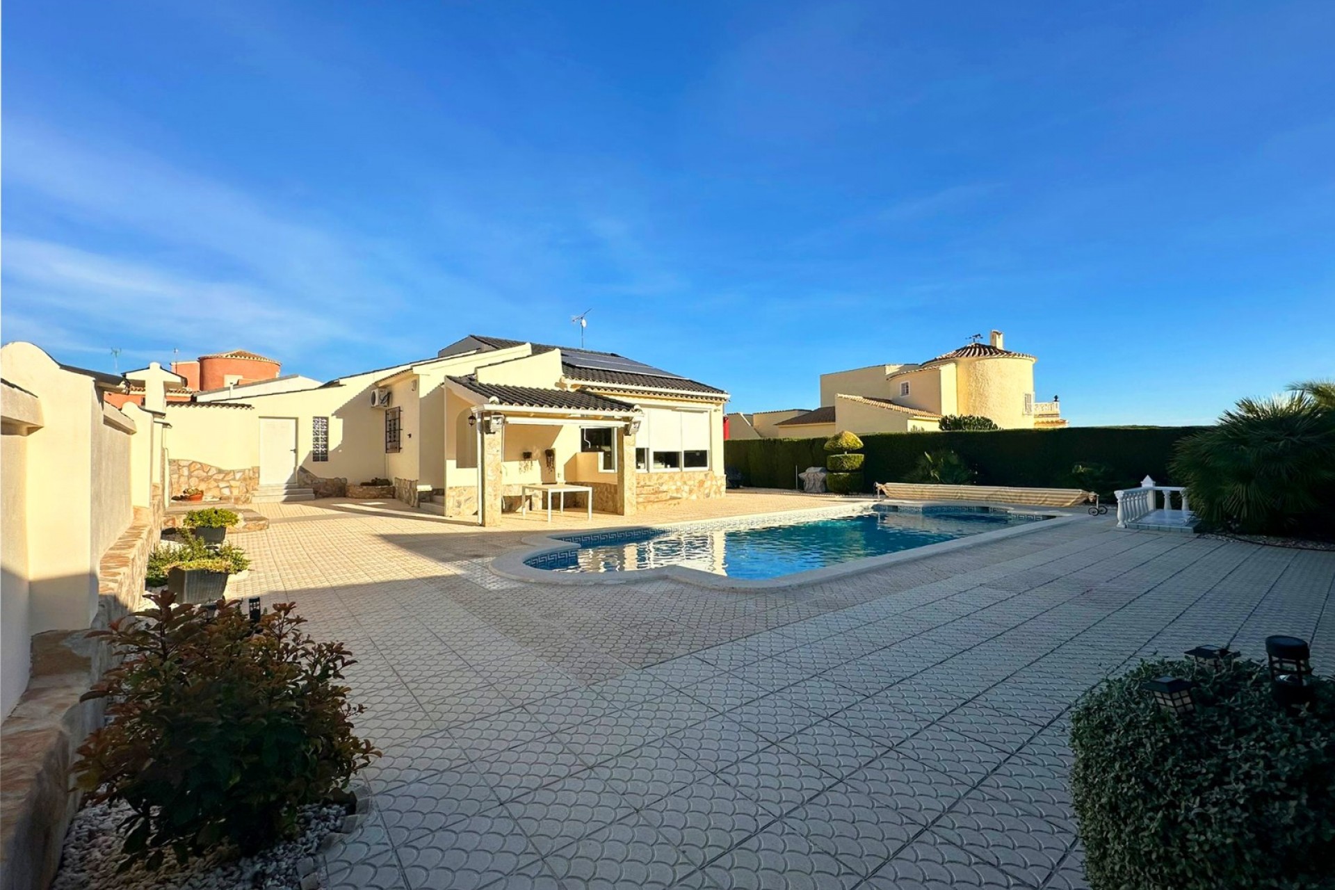 Resale - Villa -
Orihuela Costa - Costa Blanca